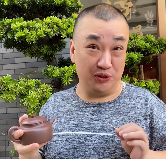 广东相声演员黄俊英，黄俊英从艺七十周年系列专题片今日上线