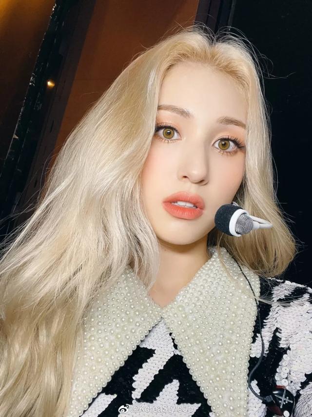 她凭什么被称为南韩第一真人芭比，来看看lisa的颜值