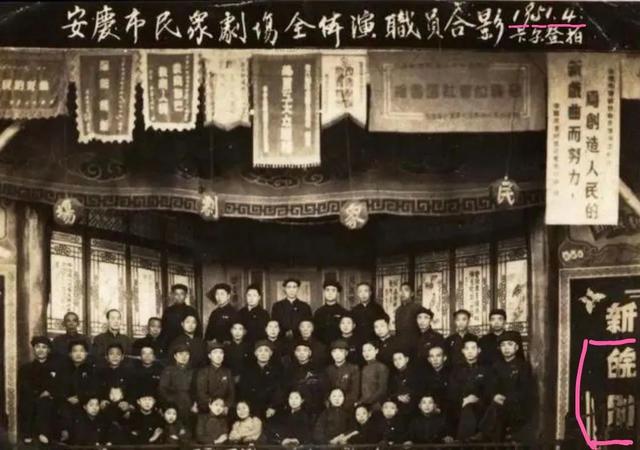 黄梅戏出自安徽的背景，黄梅戏发源于安庆的历史决不容歪曲造谣诽谤带节奏