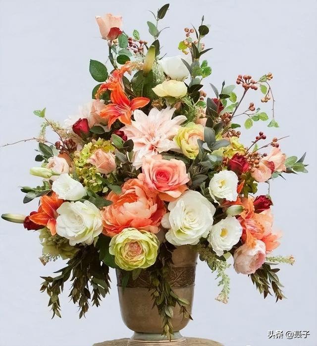 儿童创意绘画花瓶和花，儿童创意美术作品《花与花瓶》