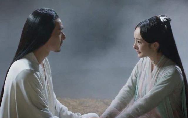 三生三世夜华受了伤白浅都哭了，夜华两万岁飞升上仙