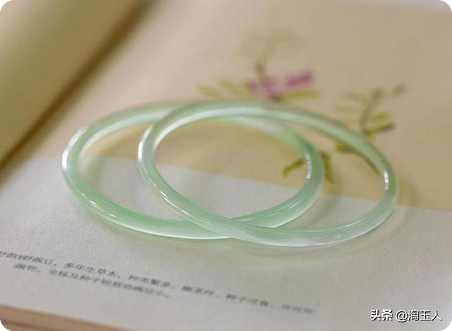 教你如何鉴别玉手镯，关于玉手镯的一切