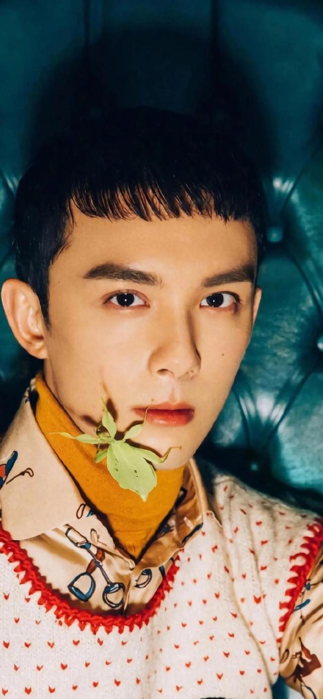 吴磊高清手机壁纸腹肌，帅哥明星壁纸吴磊