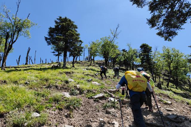 尖山风景区攻略，假期一家人出游蔚县飞狐峪里的尖山