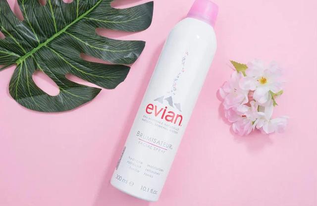 法国依云矿泉水，依云为何是十大奢侈品水之首（最贵的依云水是什么）