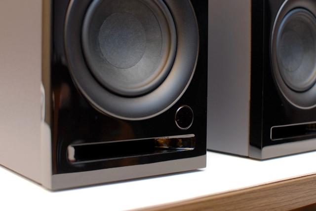 艾特铭客音响系列介绍，小桌面也能搭配的HiFi级有源音箱