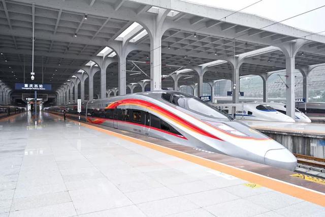 成渝中线高铁什么时候建设完成，成渝中线高铁首座隧道进洞