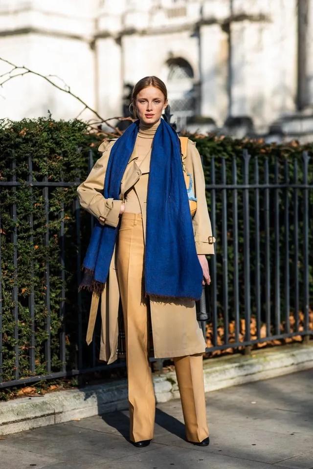 驼色大衣搭配图片，让你从20岁优雅到60岁的驼色大衣（驼色大衣怎么穿搭有气场）