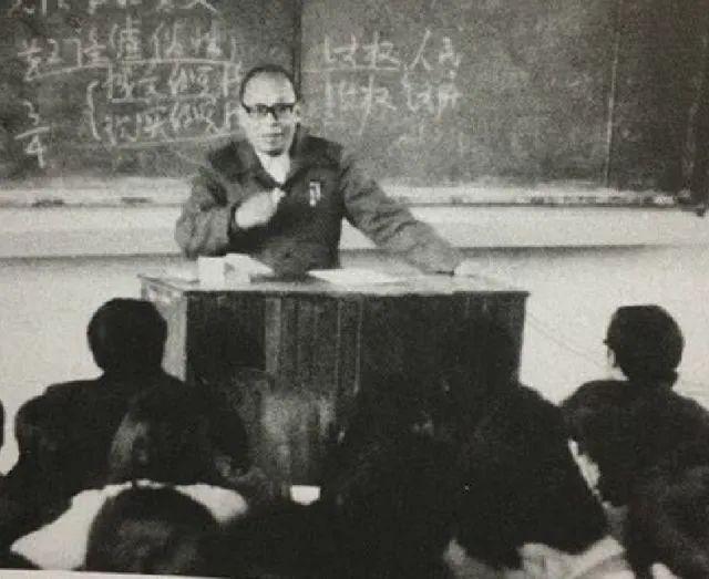 知名宪法学者，法学院里的“国家级教学名师”