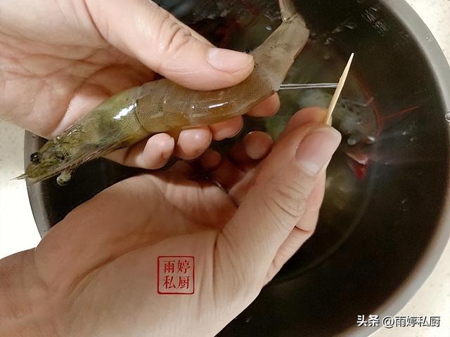 大虾怎么做最好吃，大虾怎么做才好吃又香（蒜蓉大虾的正确做法）