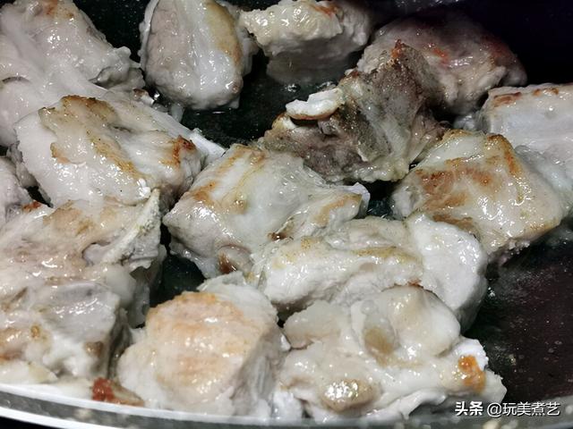 菠萝排骨家常做法广东，港式菠萝排骨的做法