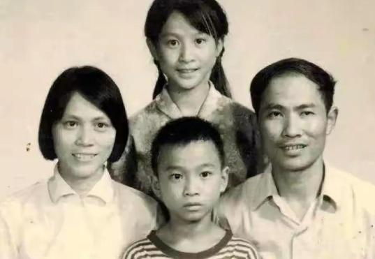 梁朝伟和刘嘉玲，梁朝伟刘嘉玲年轻时合照（酒到浓时香自溢。你为什么嫁我）