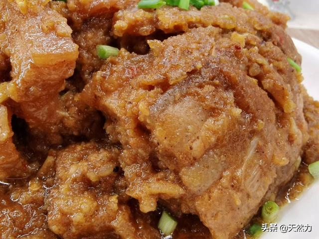 米粉蒸肉这样做鲜香美味入口即化，粉蒸肉简单好吃的家常做法