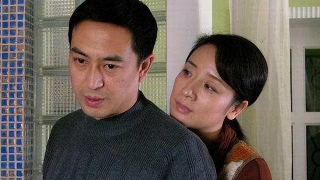 陈小艺老公刘惠宁，52岁陈小艺婚后绯闻（丈夫坐轮椅她却多次牵手小鲜肉）