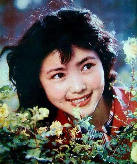 没有整过容的女明星，90年没整过容的女明星（“不老女神”现原形）