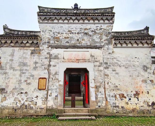 浙江第一高峰在哪里，最高峰黄茅尖海拔1921米