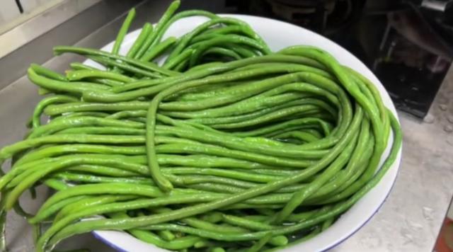 干豆角要泡多久，干豆角如何泡发（大厨教你做一道干豆角超级镇）