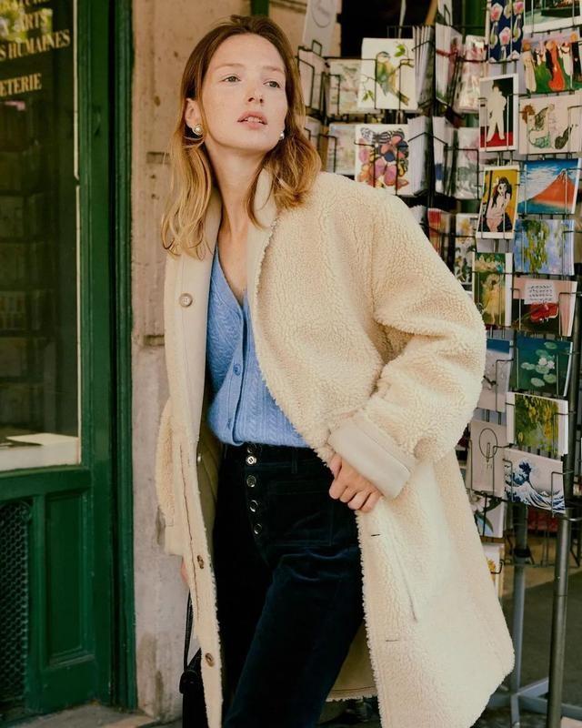 时髦又保暖的羊羔毛外套，没想到今年流行的