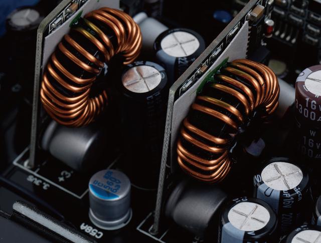 主机电源鑫谷400w，原生PCIe5.0电源