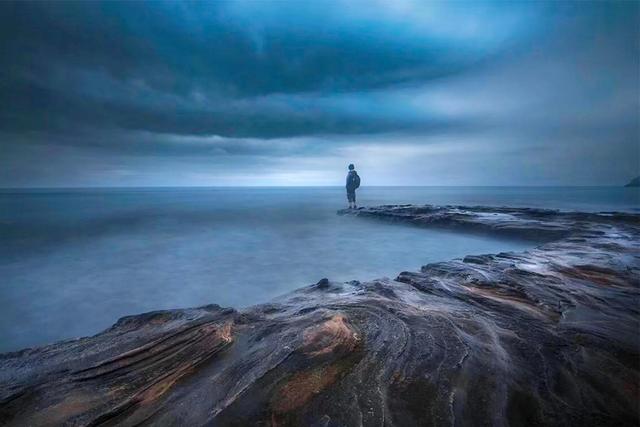 跳蚤效应有什么启示，我们的头顶总有一个假想的瓶盖在限制自己。