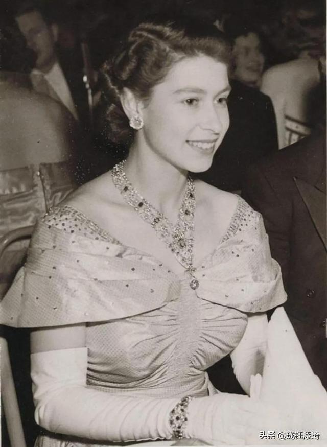 英国国王乔治二世名字，英国国王查尔斯三世