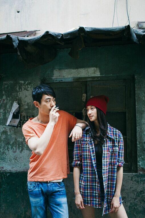 朱亚文一家四口幸福照，日常朴素到用4元发圈