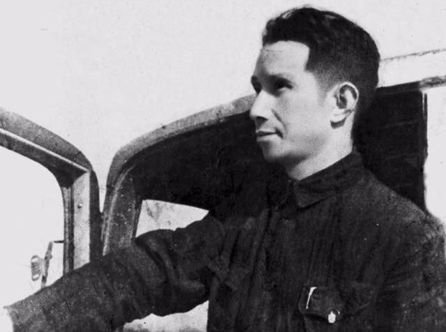 开国大将和开国元帅区别，对比开国第一大将与排名第十元帅各时期的职务与功绩