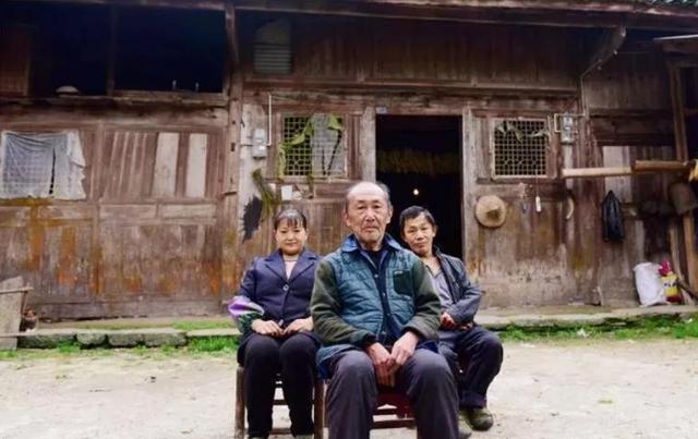 老农有座祖传金丝楠木屋，湖北一金丝楠木屋估值8亿