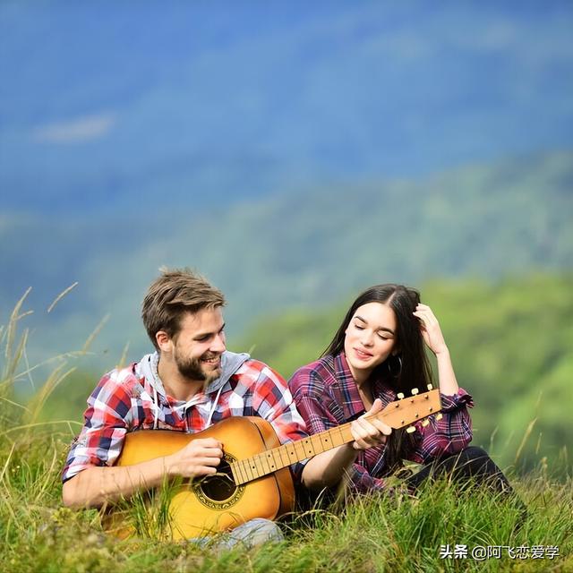 恋爱中如何撩男友，20个撩男友小技巧