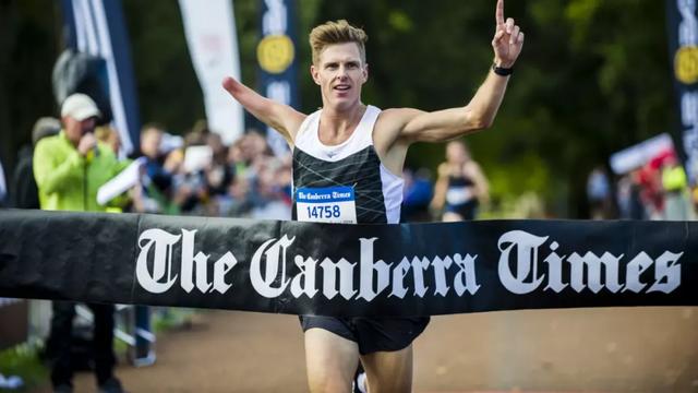 男子马拉松世界纪录，1500米世界纪录3分26秒1998（33岁独臂男子创造5000米世界纪录）