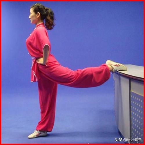 压腿的正确方法，练习压腿动作的正确方法