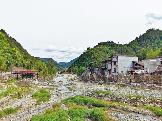 青木川古镇在哪里，藏着动人美景和匪帮传奇故事