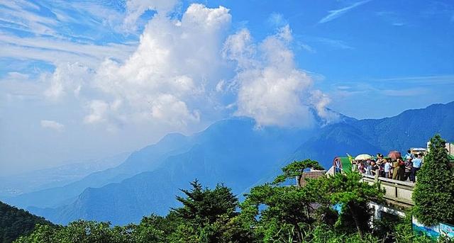江西省各个地方旅游景点，热门景点和小众秘境一网打尽
