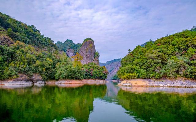 福建大金湖200万鱼苗凭空消失，马形水怪湖底宝藏