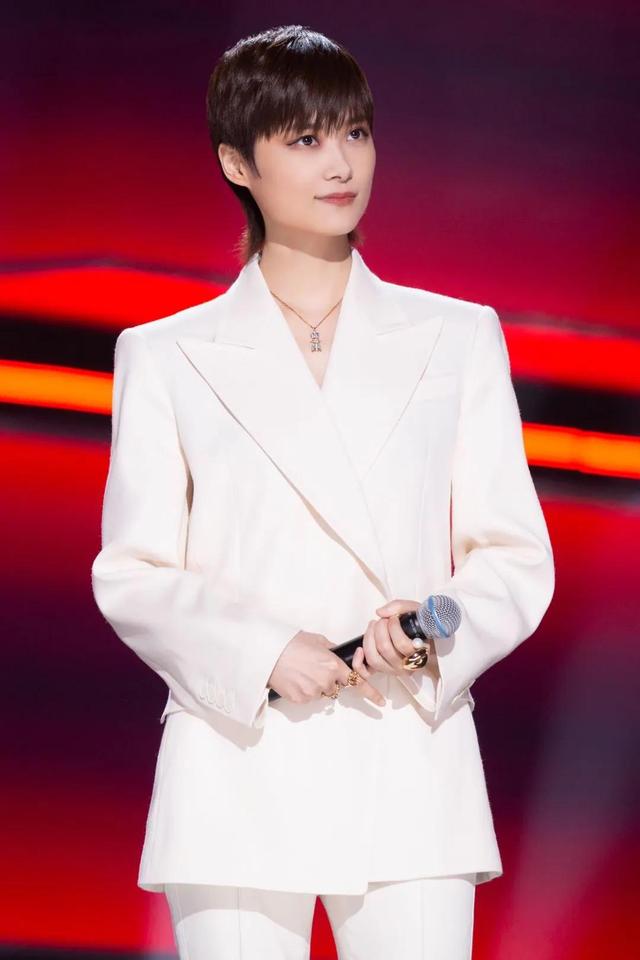 李宇春为什么能红这么久，就知道李宇春为什么能红这么久