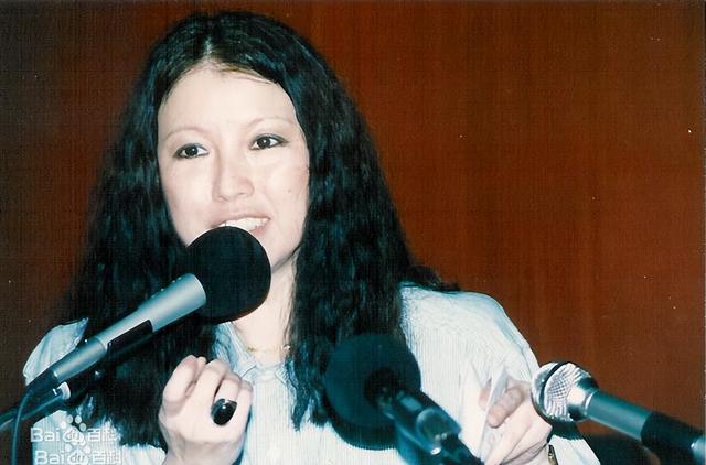 读书点亮生活书香浸润人生，阅读点亮人生——滕州市东沙河小学开展世界读书日活动