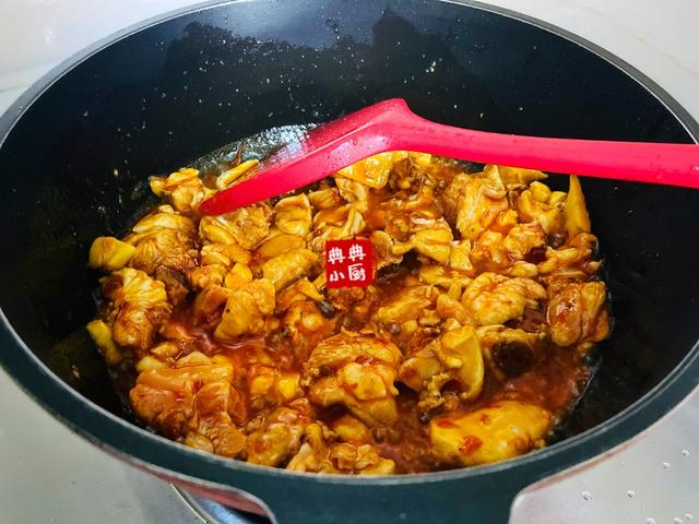 毛豆米怎么做好吃，五香毛豆米怎么炒好吃（毛豆别光用来炒着吃了）