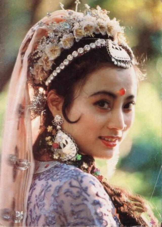 没有整过容的女明星，90年没整过容的女明星（“不老女神”现原形）