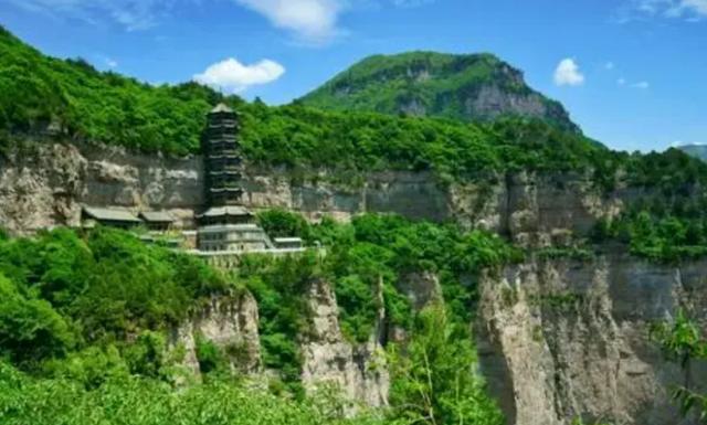 绵山自然风景区在哪里，山西晋中绵山：步步有景