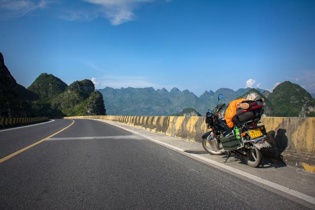 贵州最美的公路介绍，壮美的贵州遵义大发渠特大桥