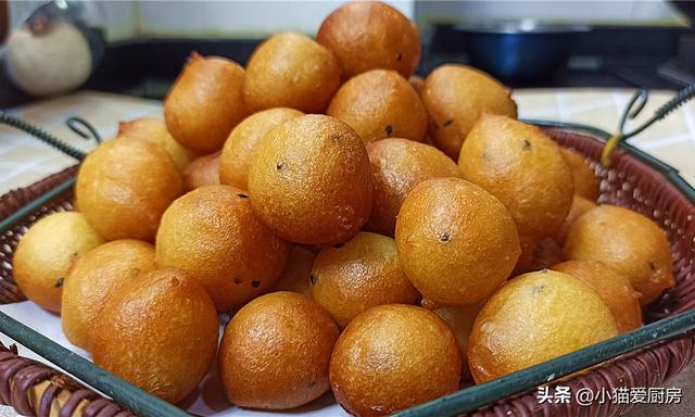 奶香鸡蛋饼这样制作超级好吃，奶香松软可口的牛奶鸡蛋饼