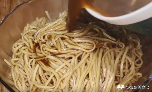 面条怎么煮好吃又简单，十种超好吃的面条做法（这个超级简单的清汤面）