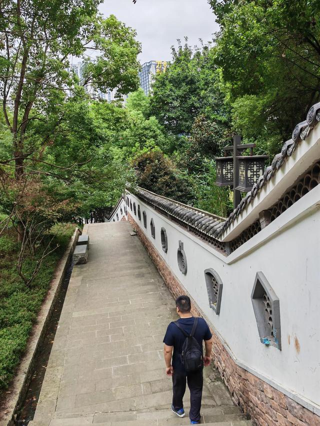 重庆矿山公园旅游攻略，废弃矿山蝶变生态公园