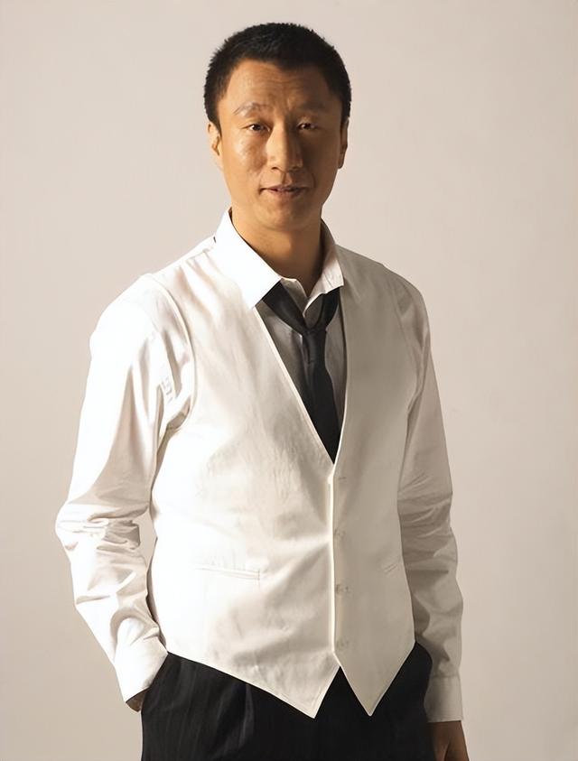 孙红雷与于嘉丽这几年见过面吗，提出和年迈体衰的丁嘉丽分手