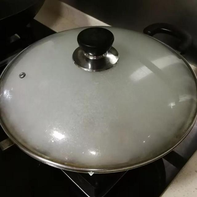 如何在家自制熏腊肉，在家做自己做熏腊肉很简单