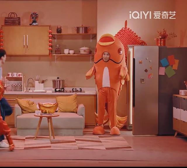 闫佩伦一年一度喜剧大赛助演，成为喜剧大赛2的最大赢家