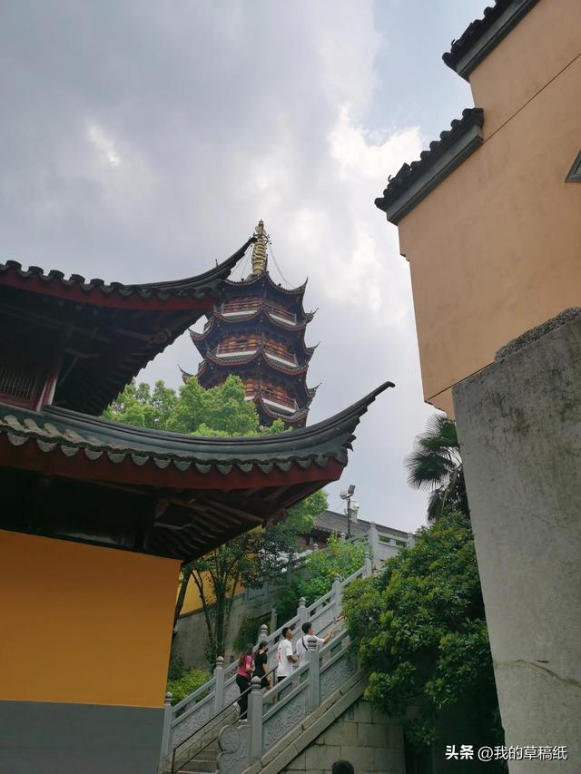 鸡鸣寺在哪个城市，古鸡鸣寺地点（天太热，南京鸡鸣寺的樱花开了）