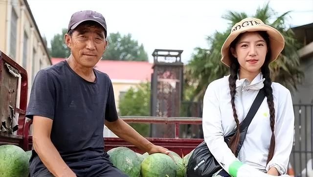 麦小登跟男友初见面，带着父亲嫁给青梅竹马