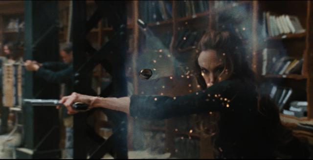 通缉令安吉丽娜朱莉，安吉丽娜·朱莉的电影通缉令