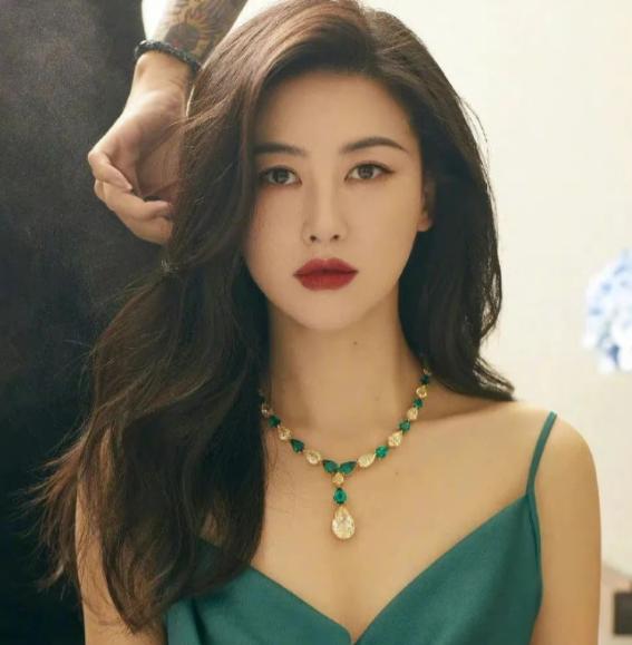 mtv主持人朱珠，打败章子怡成世界百美（朱珠为什么选择结婚）